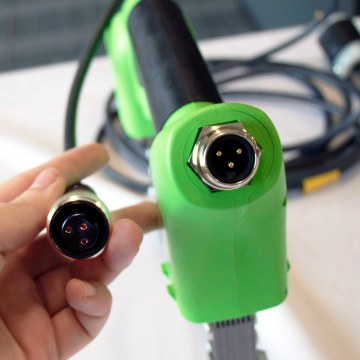 Zvýšte produktivitu a znížte fyzickú únavu vďaka vylepšenému ergonomickému jarmu Y-2 AC.